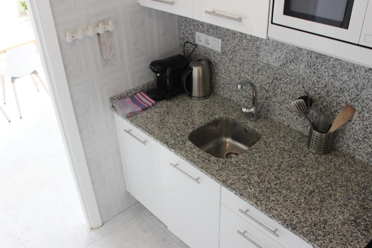 רוזס Beautiful Apartment In Front Of Beach, Pool, View מראה חיצוני תמונה