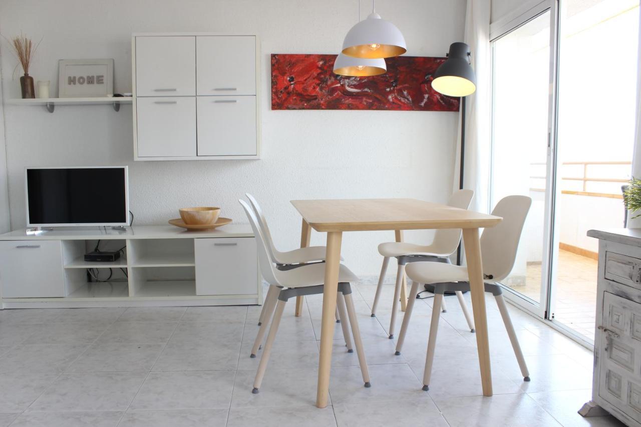 רוזס Beautiful Apartment In Front Of Beach, Pool, View מראה חיצוני תמונה