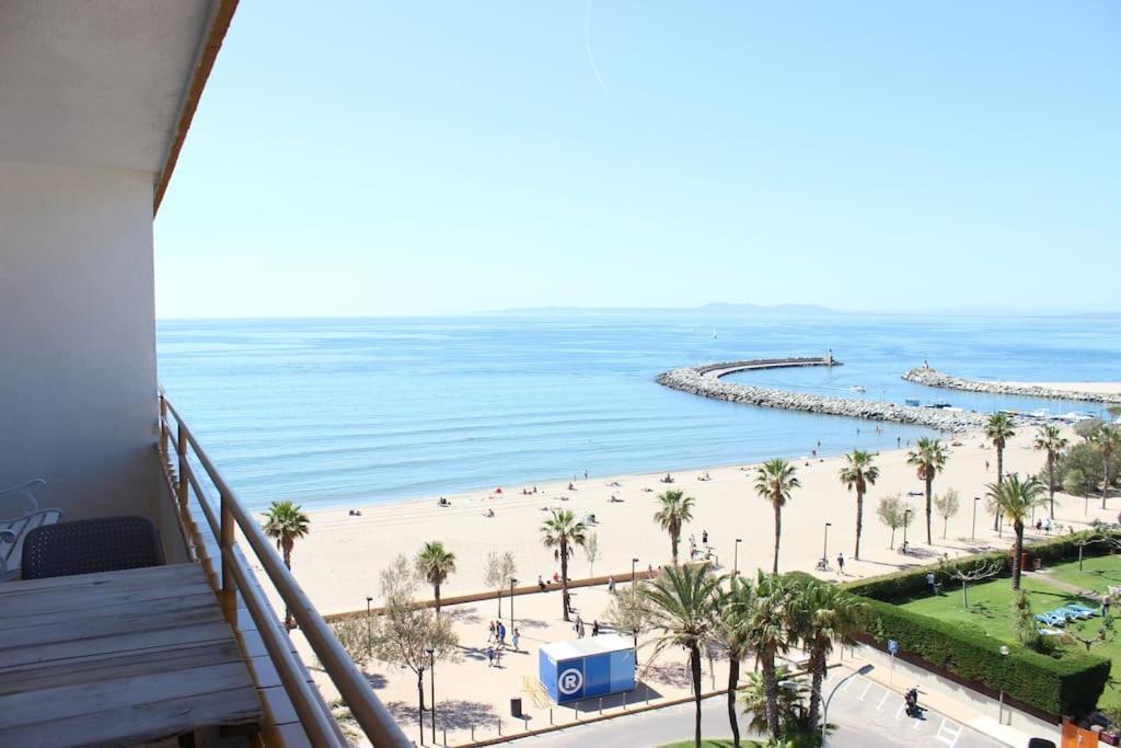 רוזס Beautiful Apartment In Front Of Beach, Pool, View מראה חיצוני תמונה